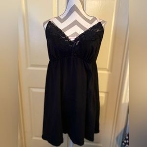 Black lace trim plus size 14/16 nightgown with built in bra